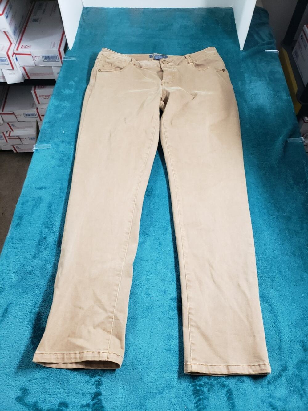 Democracy Jeans Size 8 Women Beige Pants Stretch Pants Mid Rise Straight